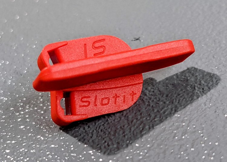 Slot Invasion SILK-SLO - High-Performance Guide Flag - for Slot.it/Policar/Pioneer/Sideways