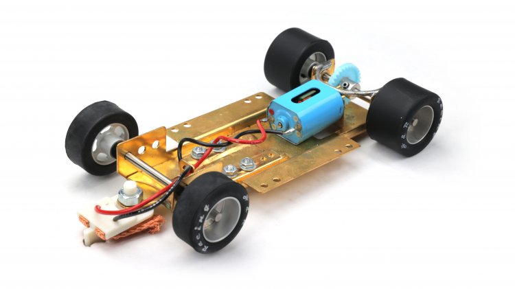 H&R HRCH05 - 1/24 RTR Adjustable Chassis - 40k Motor - Silicone Tires - 5-Slot Wheels