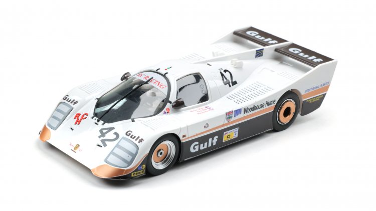 FLY 060102 GULF PORSCHE KREMER CK5 LEMANS 1983 NEW 1/32 SLOT CAR IN DISPLAY CASE 