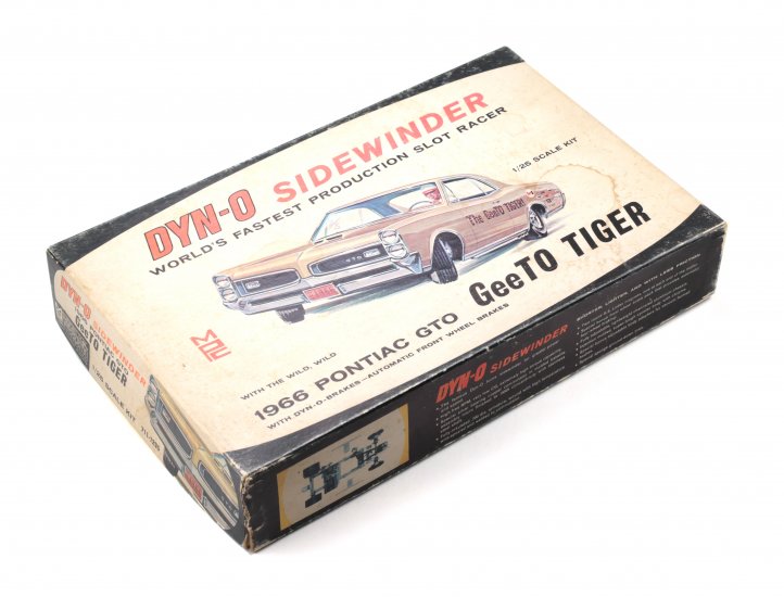 MPC MP141 - Pontiac GTO Kit - 1/24 Scale