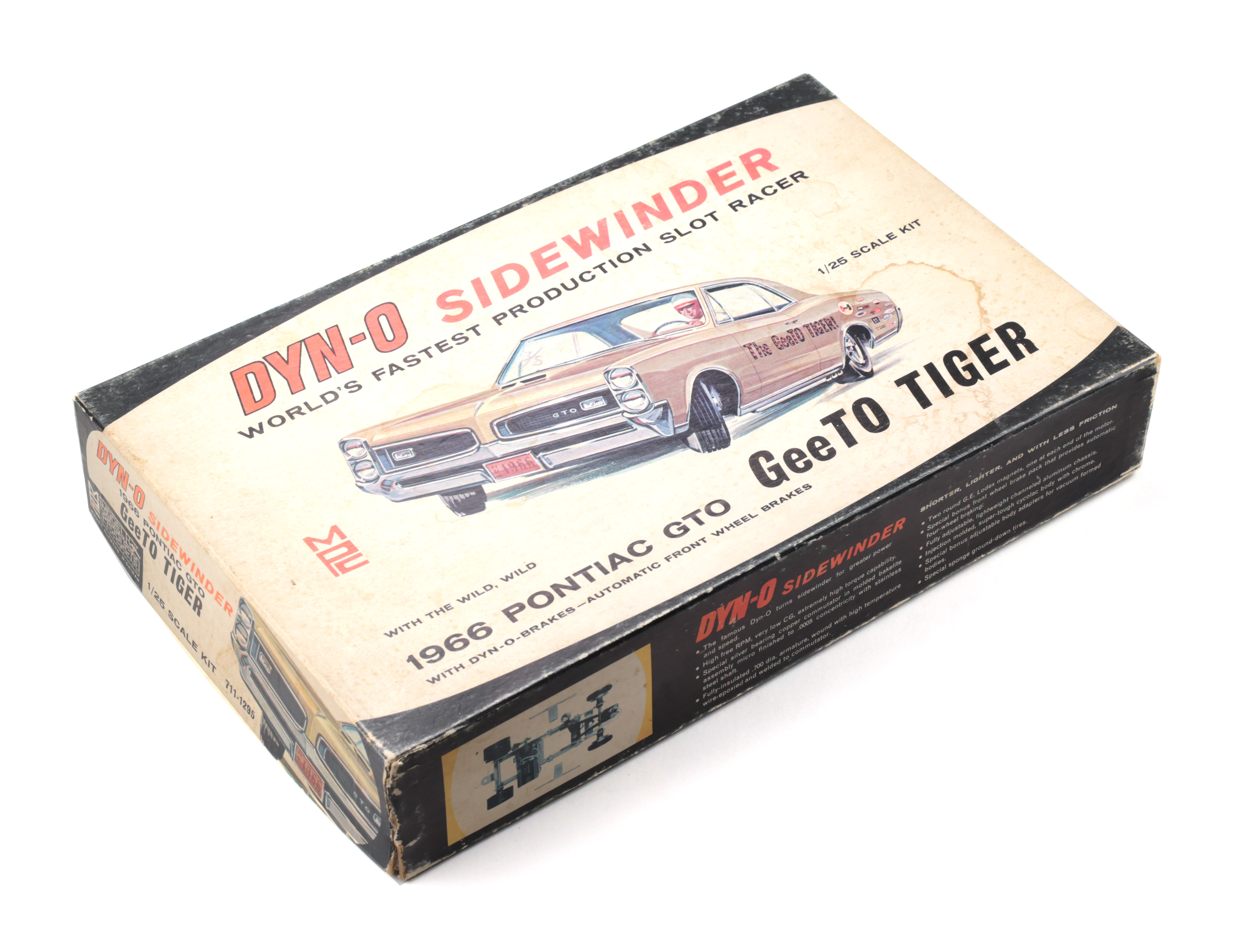 MPC MP141 - Pontiac GTO Kit - 1/24 Scale