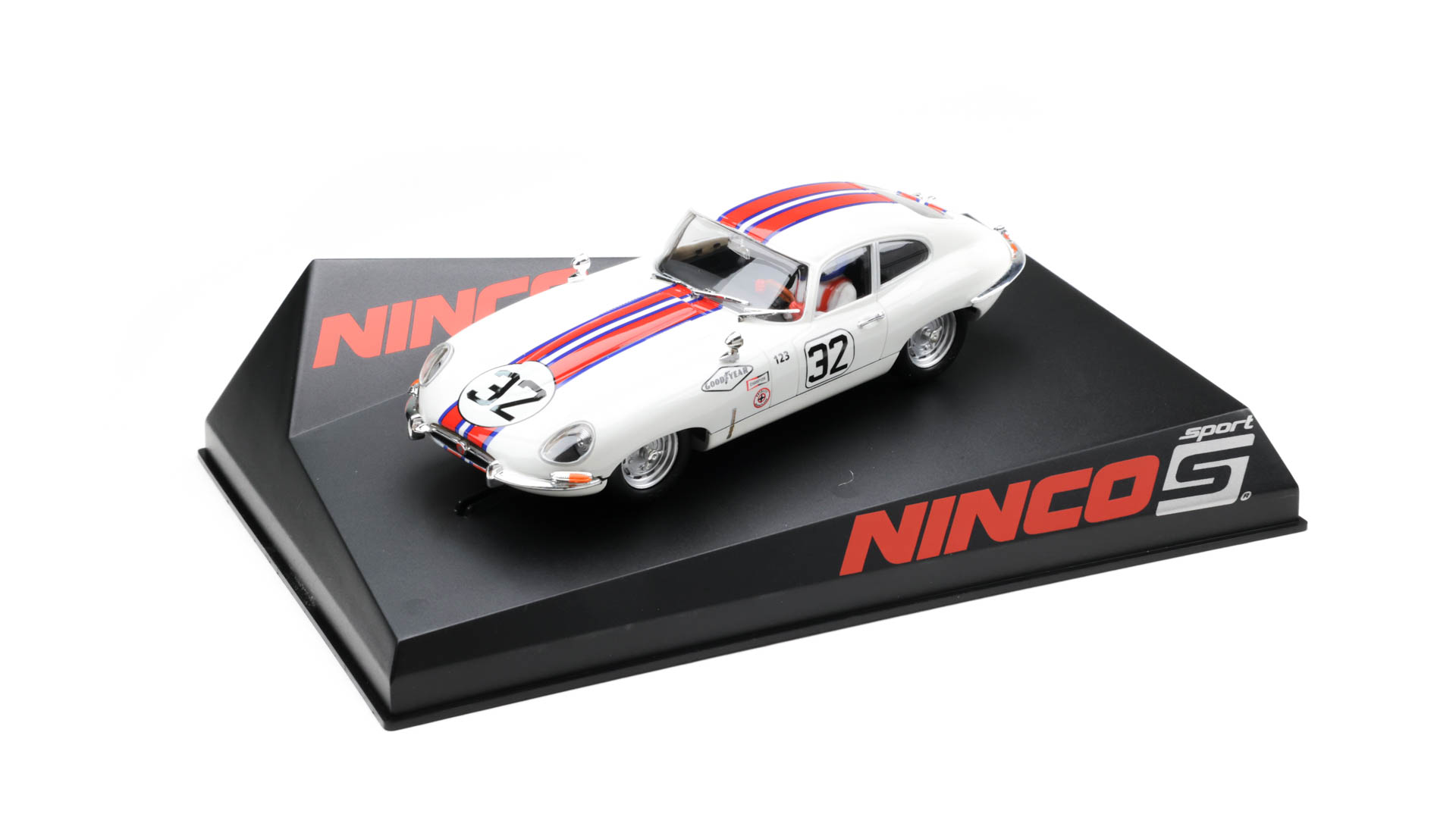 Ninco 50596 - Jaguar E-type XK-E #32