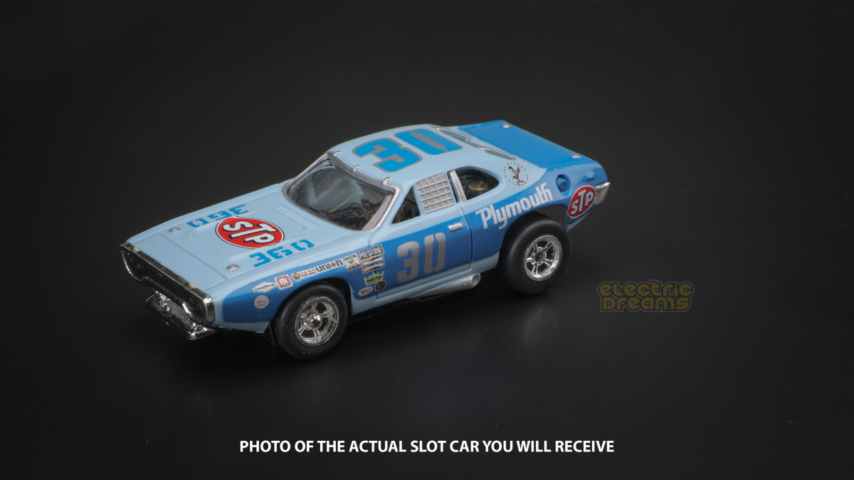 Dodge Challenger #30 - STP