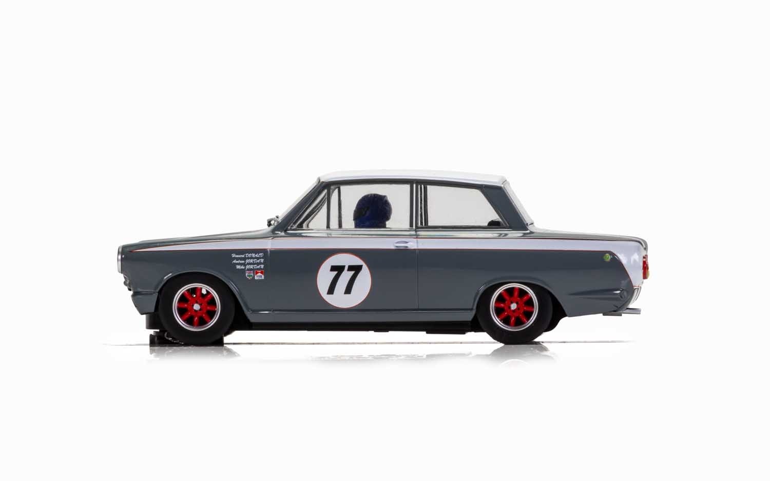 Ford Lotus Cortina JRT Howard/Andrew C4177 Scalextric NEW IN BOX