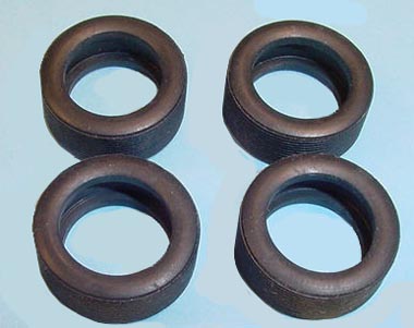 Sloting Plus SP40216009 - Universal Front Wheels - Press-on Plastic - 16 x 9mm - pair