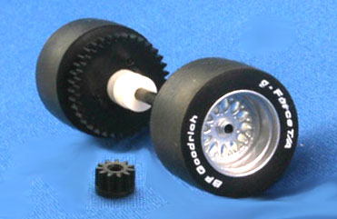 Sloting Plus SP40216009 - Universal Front Wheels - Press-on Plastic - 16 x 9mm - pair