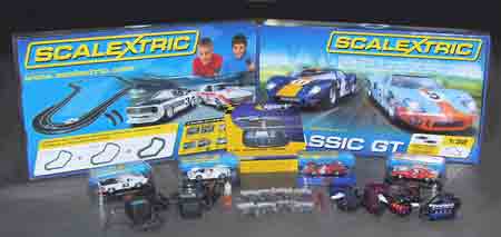 ED1000 Ultimate Scalextric 4-lane Race Layout with classic cars